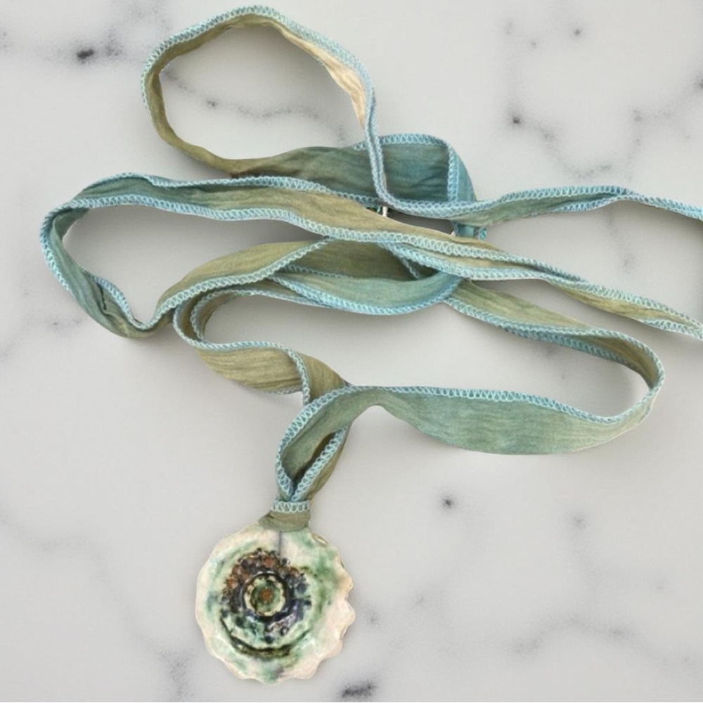 Ceramic Fairy Ribbon Necklace - Picture 1 of 2